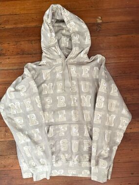 SUPREME BLOCK LOGO
